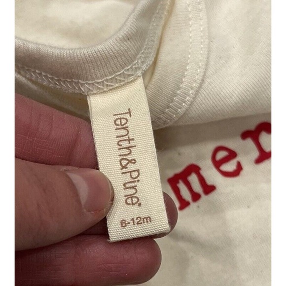 Tenth & Pine Lot of 2 Long Sleeve Christmas One Piece Size 6-12 Month Baby Beige - Picture 3 of 6